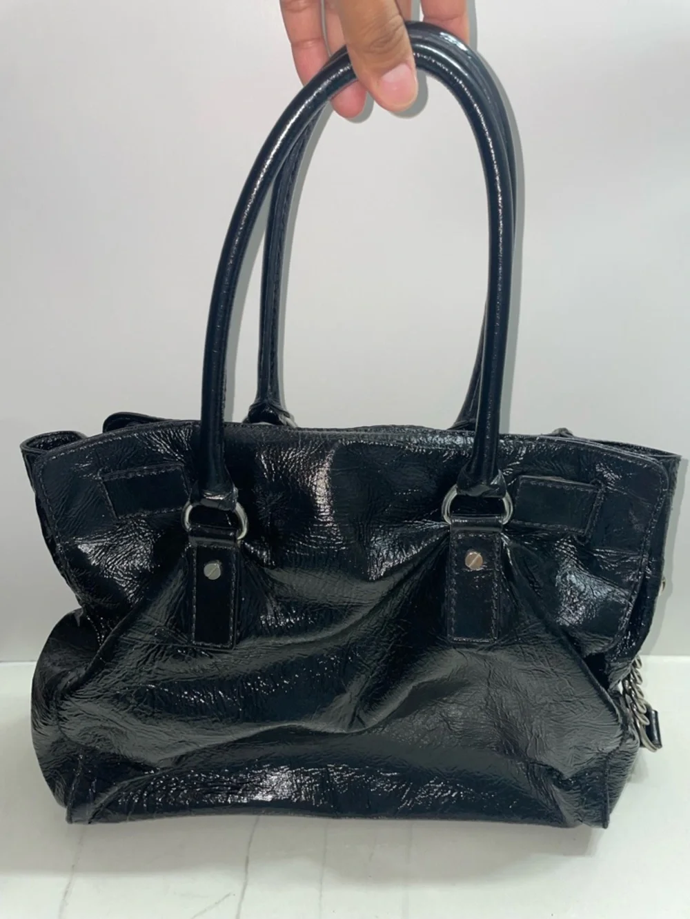 MICHEAL Michael Kors Silver-Tone Hardware Black Patent Leather Shoulder Bag